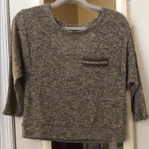 Quarter sleeve crop top with cut out back